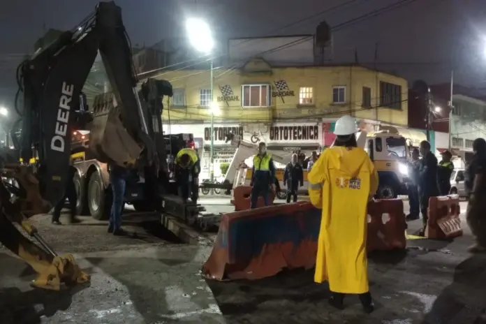 Volcadura de góndola moviliza a Protección Civil en Cuauhtémoc