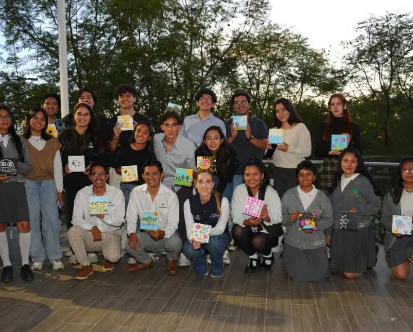 Acompaña SEJUVE a ganadores del Premio Estatal de la Juventud
