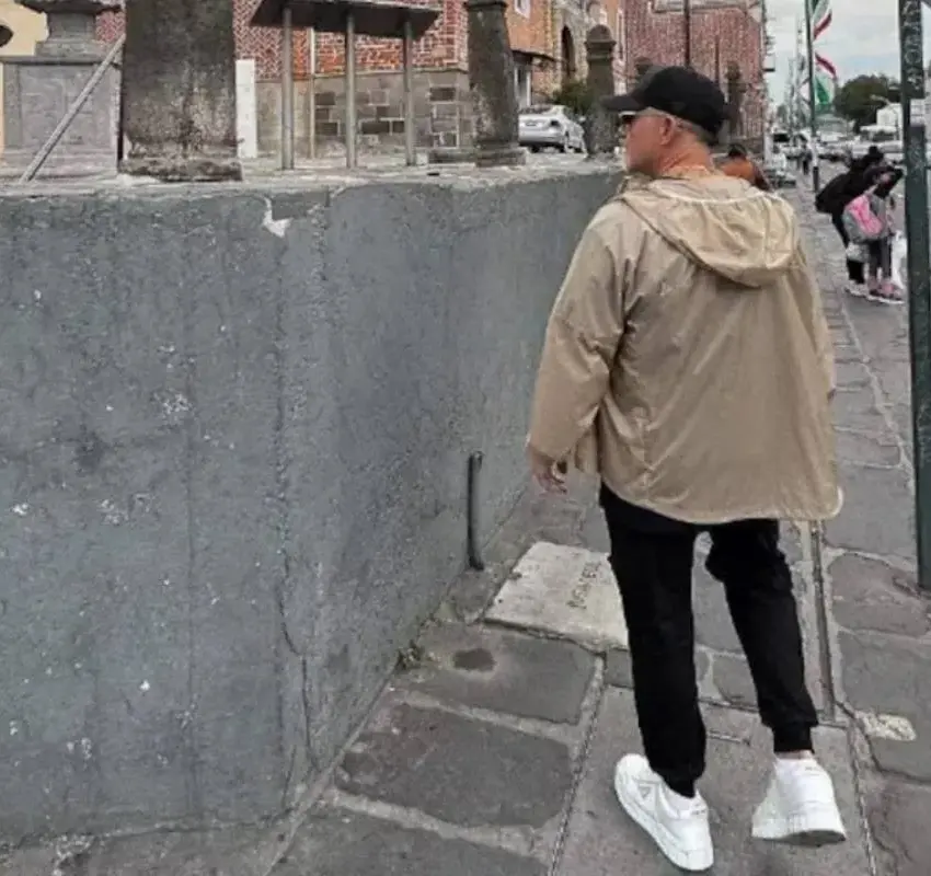 Alejandro Sanz camina por Puebla como un visitante más sin ser reconocido