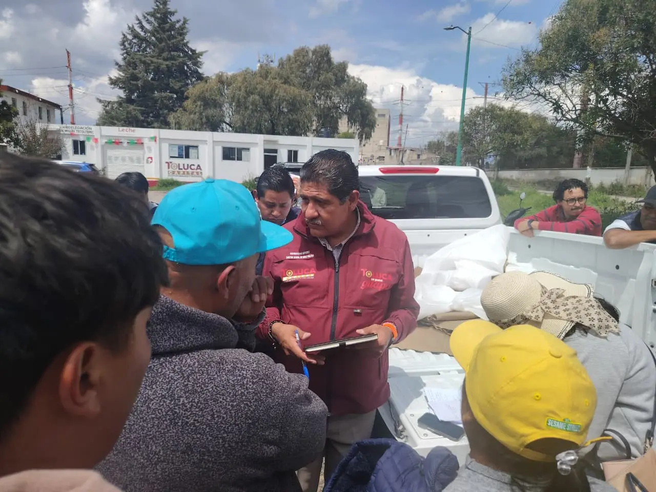 Atiende Ayuntamiento de Toluca a vecinos de San Pedro Totoltepec | Gobierno de Toluca atiende a vecinos de San Pedro Totoltepec