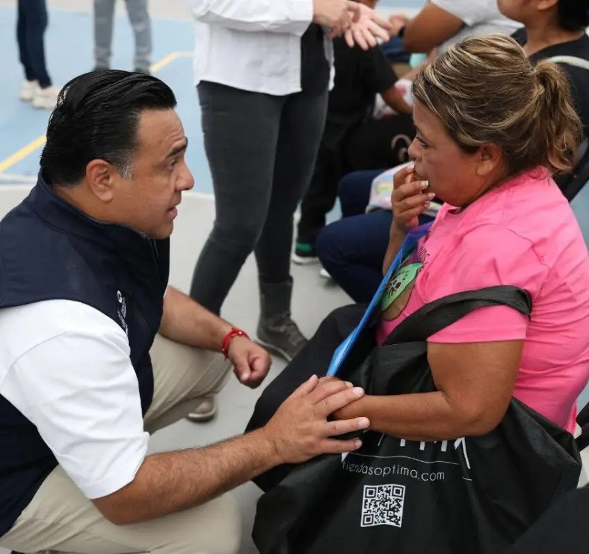 Avanza entrega de enseres domésticos a familias afectadas por lluvias