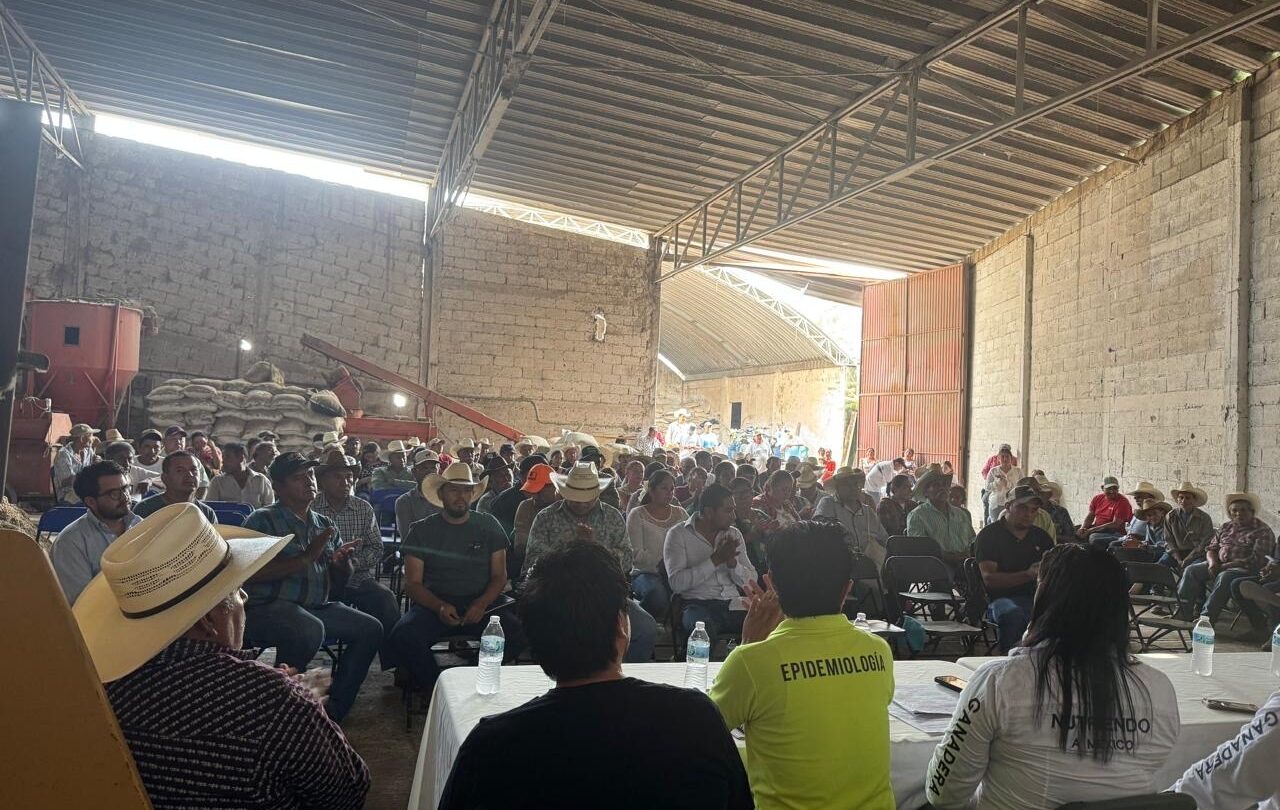 Capacita Sesa a la Asociación Ganadera de Jalpan de Serra