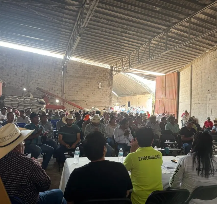 Capacita SESA a la Asociación Ganadera de Jalpan de Serra