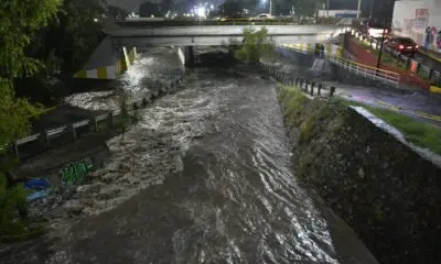Cierran bajo puente por desbordamiento del Río El Pueblito