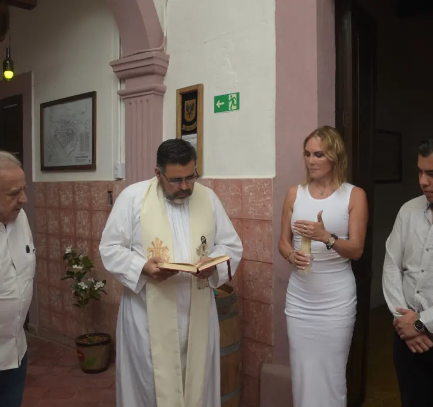 De vivencias, mitos, espantos y de tesoros, Rústico abre sus puertas