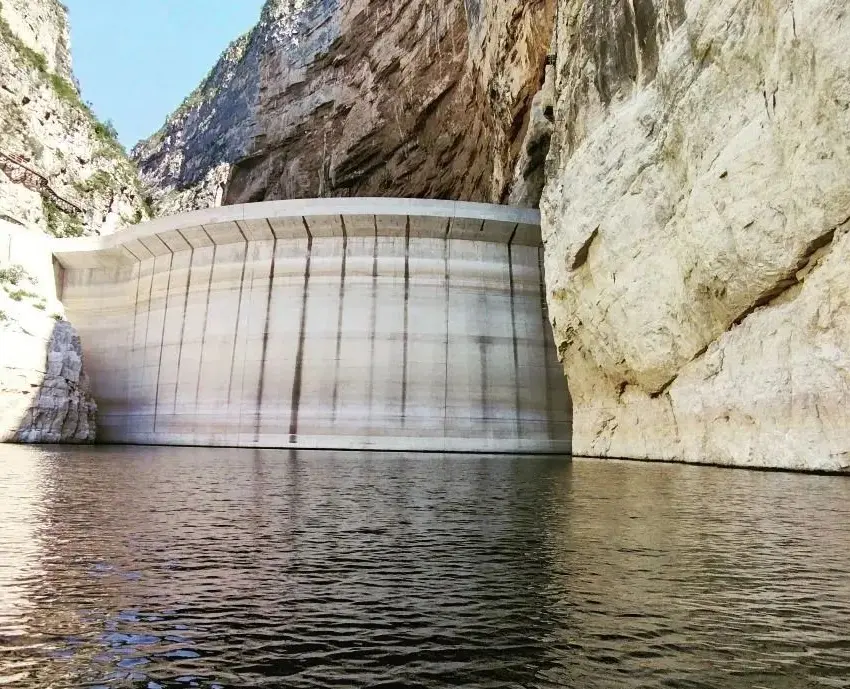 Desfogan la Presa Zimapán