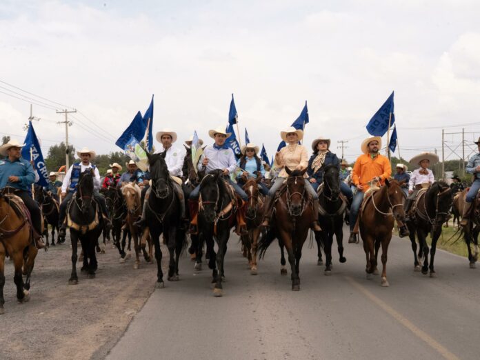 Encabeza Monsalvo la tradicional cabalgata de la Expo Campo 2025 ...