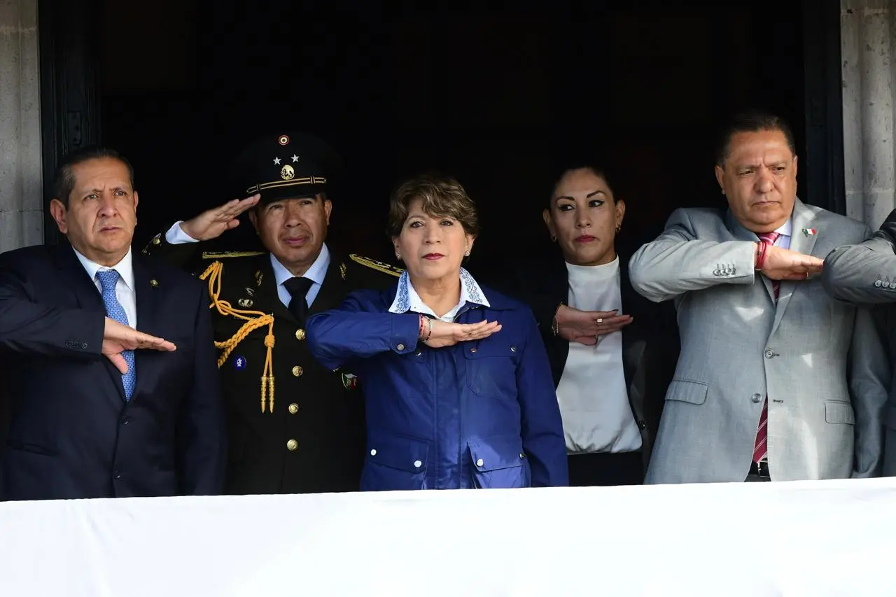 Encabezó Delfina Gómez desfile cívico militar | Encabezó Delfina Gómez desfile cívico militar   Primero Editores