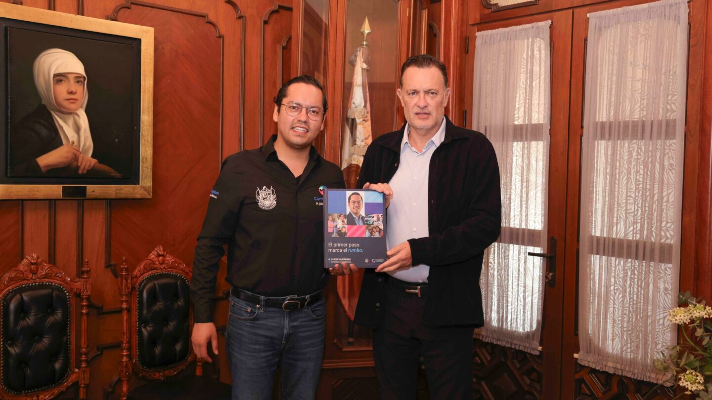 Entrega Chepe Guerrero su 1er informe a Mauricio Kuri   Noticias