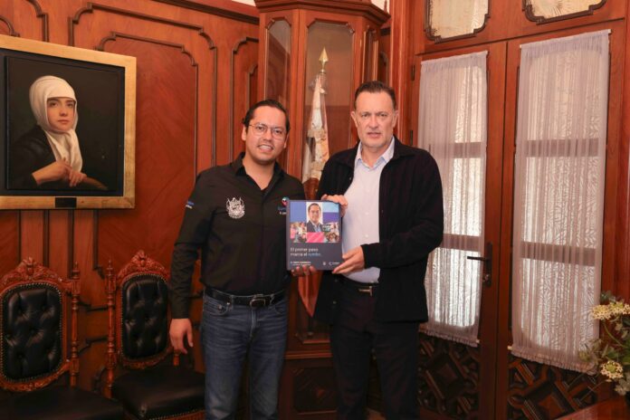Entrega Chepe Guerrero su 1er informe a Mauricio Kuri - Noticias ...