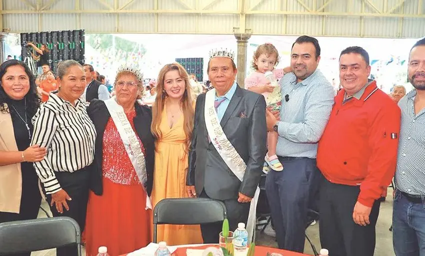 Festeja Colón Día de los Abuelos Fueron homenajeados por el DIF