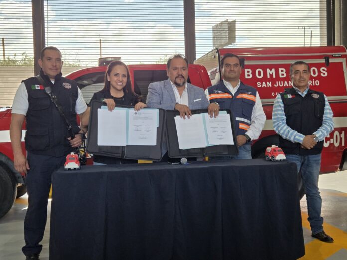 Firman convenio Industriales con Bomberos SJR - Noticias de Querétaro