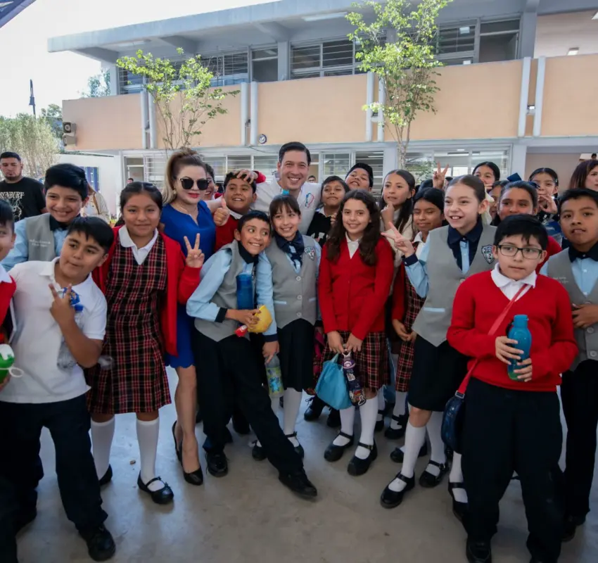 Impulsa Monsalvo obras históricas en educación, el deporte y servicios