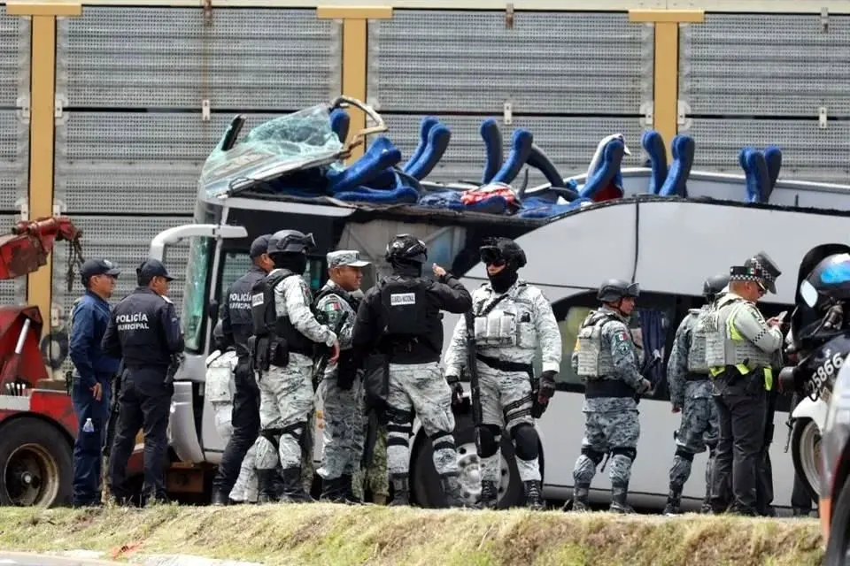Ingresaron al penal a chofer por choque con tren en Atlacomulco | Ingresan a penal a chofer de autobús que impactó con tren