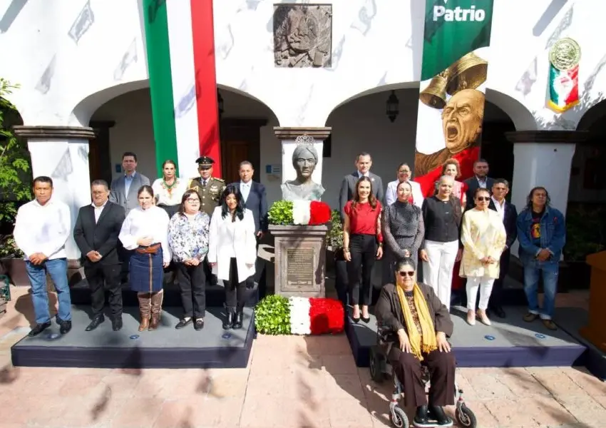 Rinden homenaje a La Corregidora