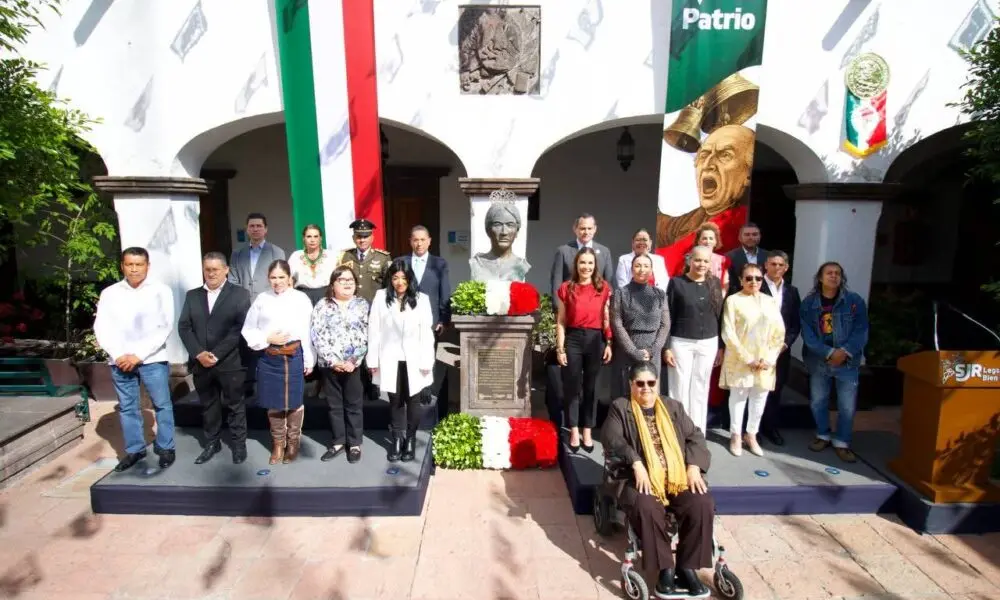 Rinden homenaje a La Corregidora | Rinden homenaje a La Corregidora   Noticias de Querétaro