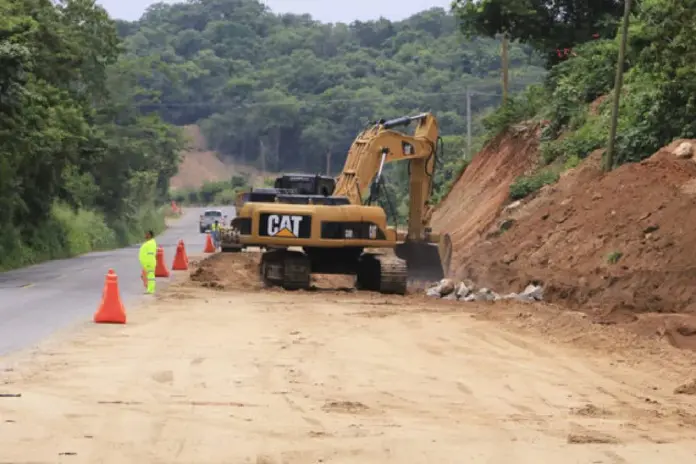 SICT acelera obras del tramo Pochutla-Huatulco