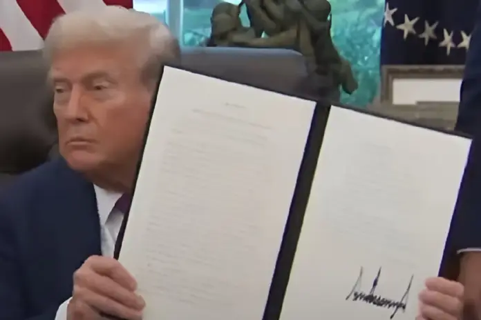 Trump cambia el nombre del Pentágono a “Departamento de Guerra”