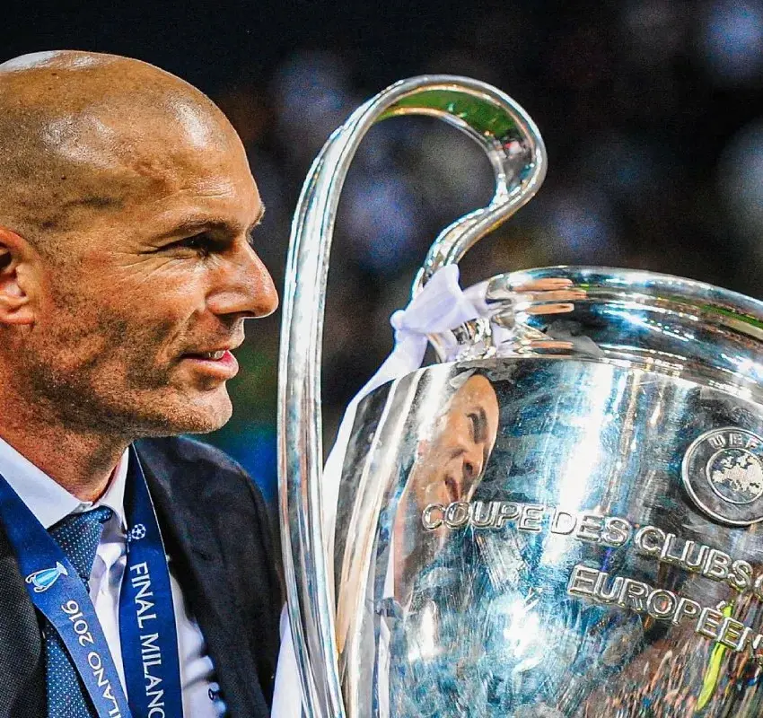 Zidane, cerca de dirigir a Edson Álvarez en el Fenerbahç