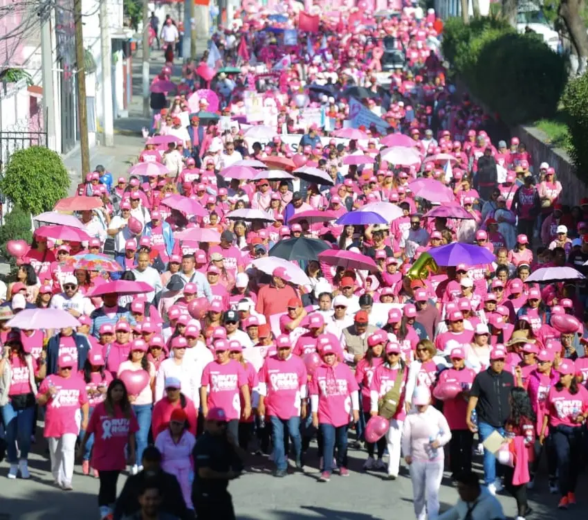 Caminata preventiva de cáncer de mama en Ecatepec