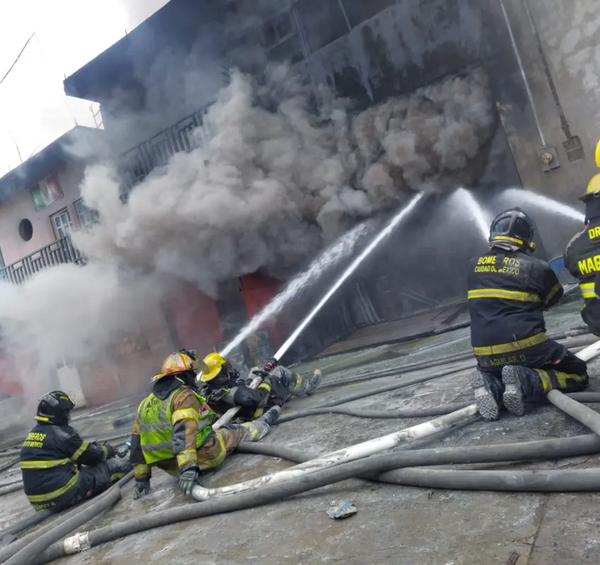 Sofocaron incendio en Ecatepec