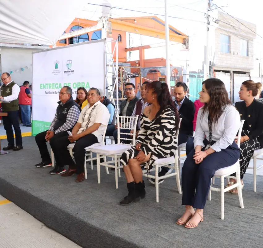 Nueva vialidad con concreto hidráulico en Zinacantepec