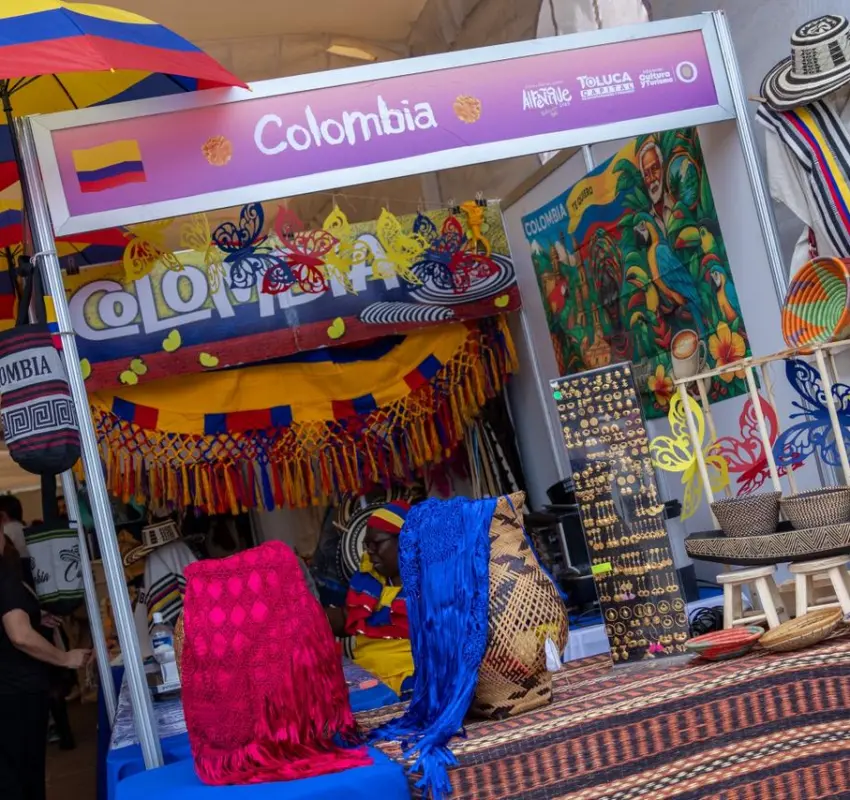 Abrió Pabellón de las Naciones en Toluca