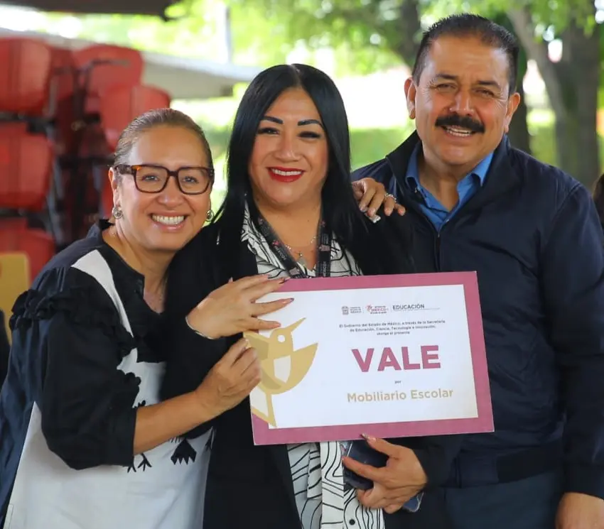 Entregan mobiliario e infraestructura en escuelas de Ecatepec