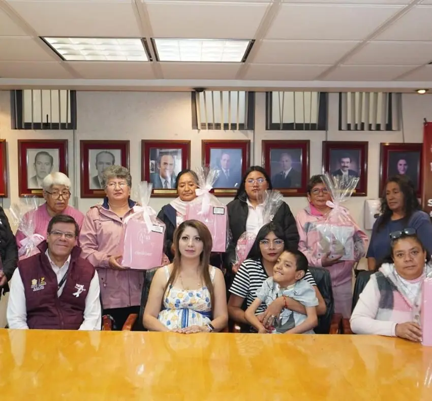 Entregó GEM prótesis a mujeres sobrevivientes de cáncer de mama