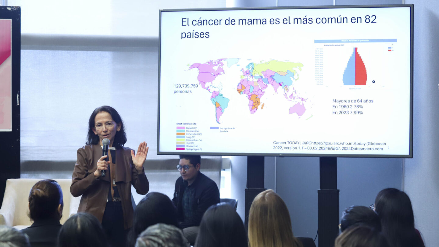 Inauguraron foro en Senado por mes del cáncer de mama   Primero