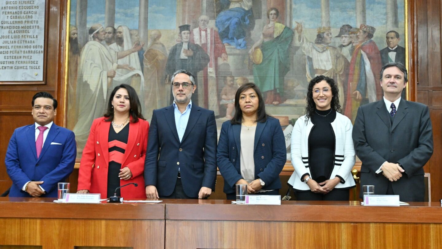 Presentaron libro sobre aborto en el Congreso   Primero Editores