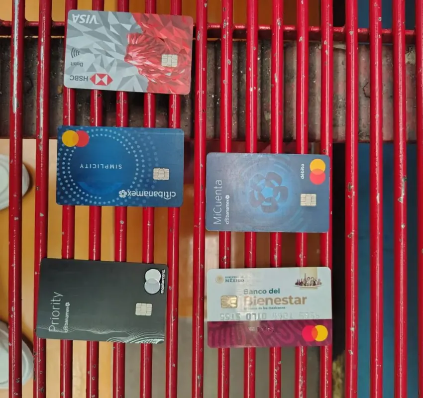 Detuvieron a supuesta banda de desplazadoras de tarjetas en Ecatepec