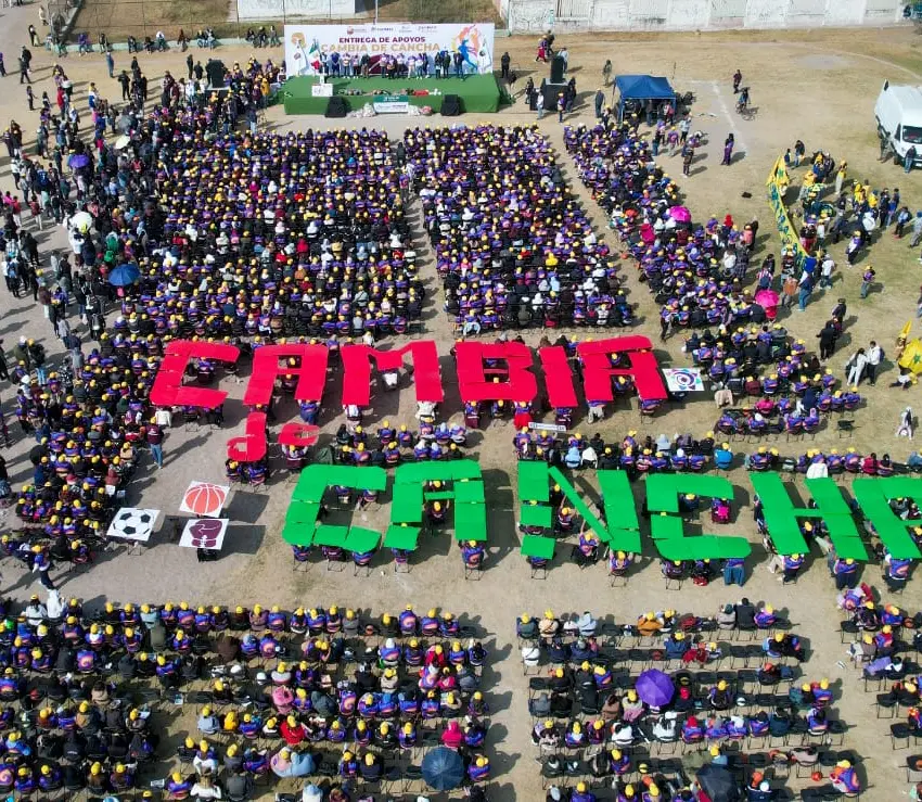 Entregaron tarjetas “Cambia de Cancha” y “Universitarios en Movimiento” a jóvenes en Ecatepec