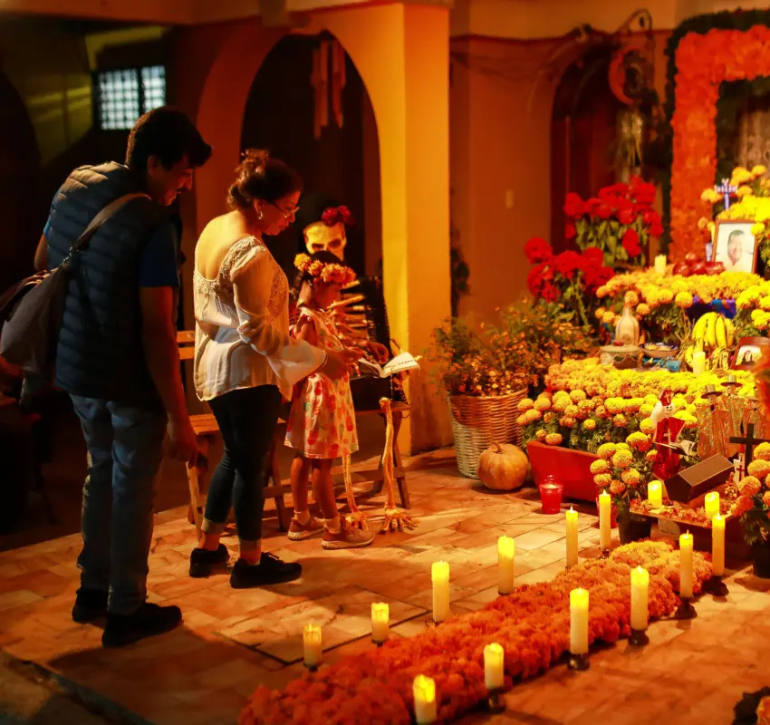 Celebra México la vida en el Día de Muertos