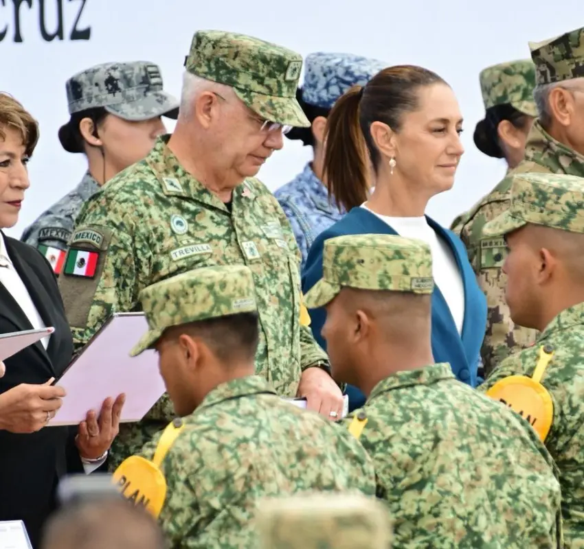 Delfina y Sheinbaum reconocen a héroes de Protección Civil