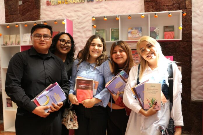 Estudiantes de la UAQ visitaron el IEEM - Primero Editores