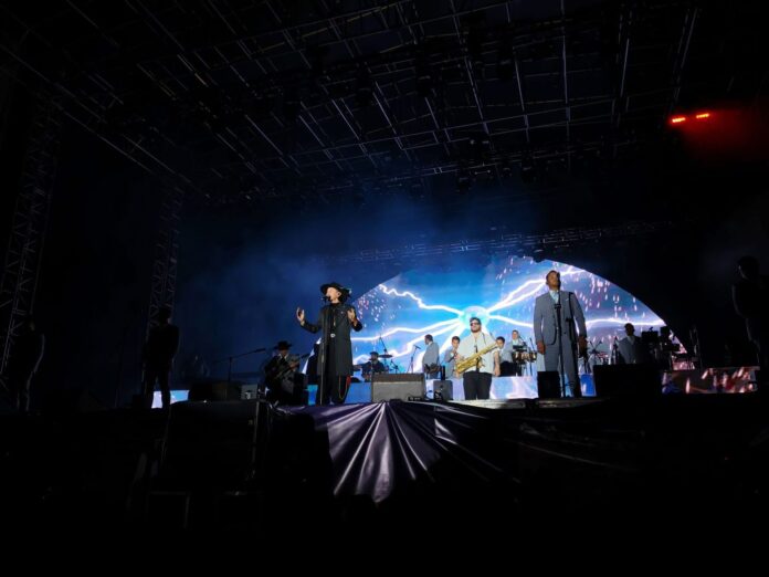 Toluca baila entre pachucos y gardenias con la Vecindad Santanera ...