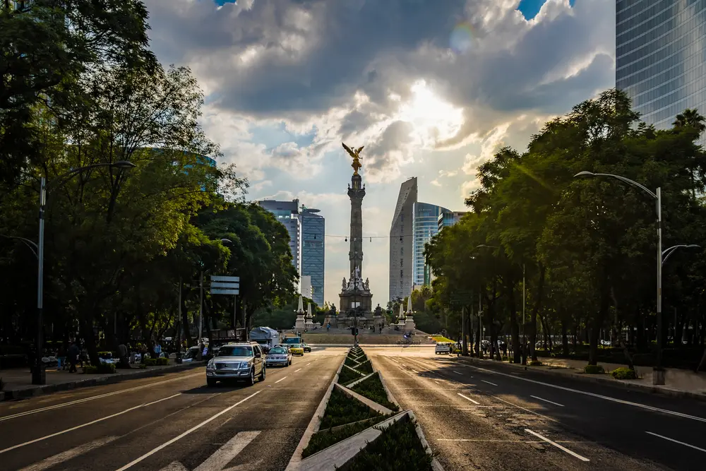 Alertan por retos ambientales y sociales en metrópolis de México