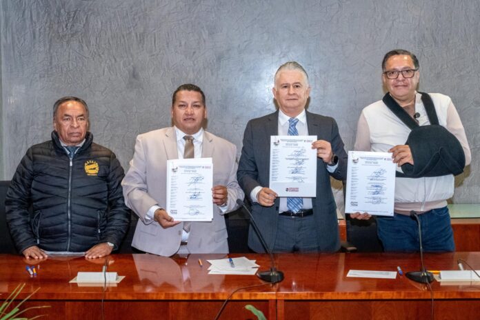 Consolida Ricardo Moreno convenio salarial 2025 en Toluca ...