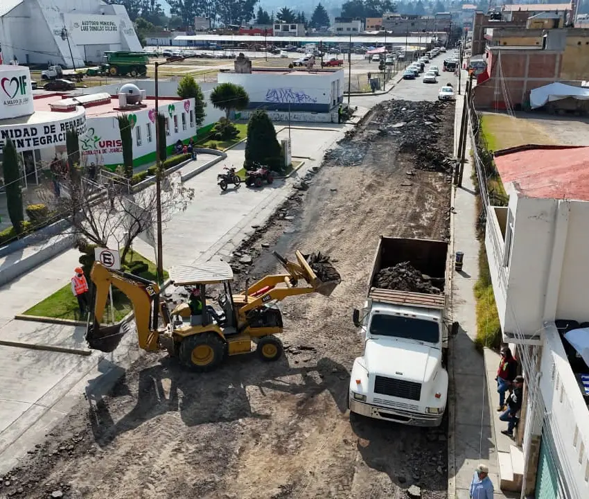 Inició rehabilitación de calle 5 de Mayo en Almoloya de Juárez