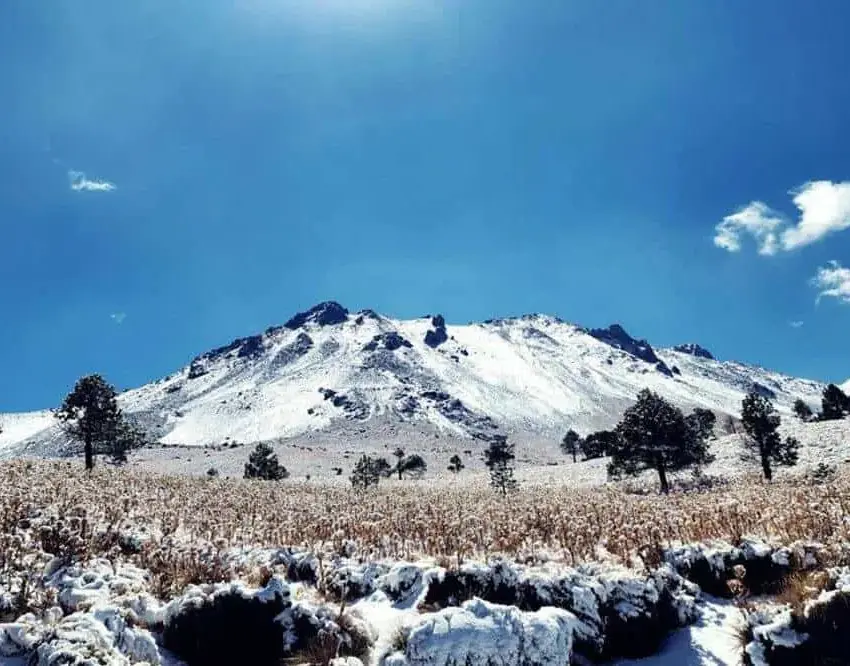 Nevado de Toluca sigue cerrado por caída de nieve