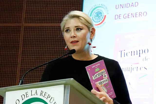 Presentaron libro Tiempo de mujeres en el Senado