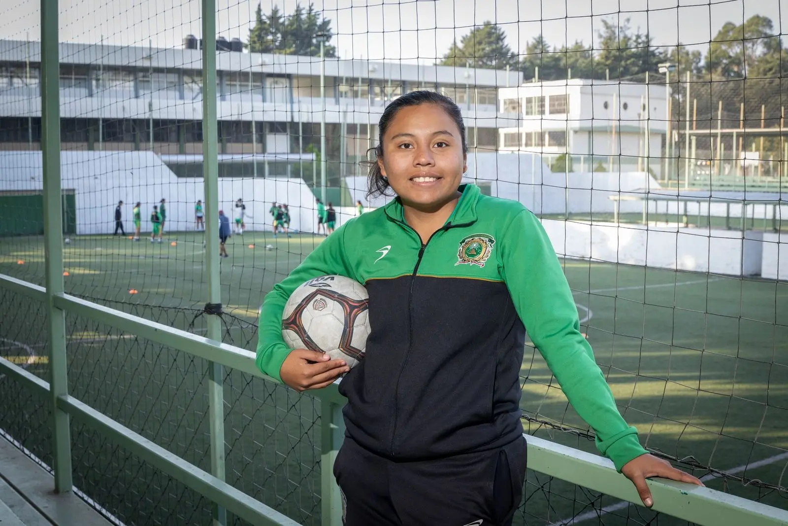 Del futbol bardas al frontball la ruta ganadora de Kika Mondragón