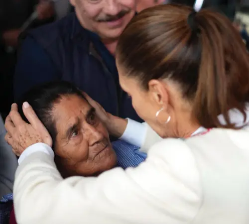 Sheinbaum encabeza entrega de tarjetas de Pensión Mujeres Bienestar en Puebla
