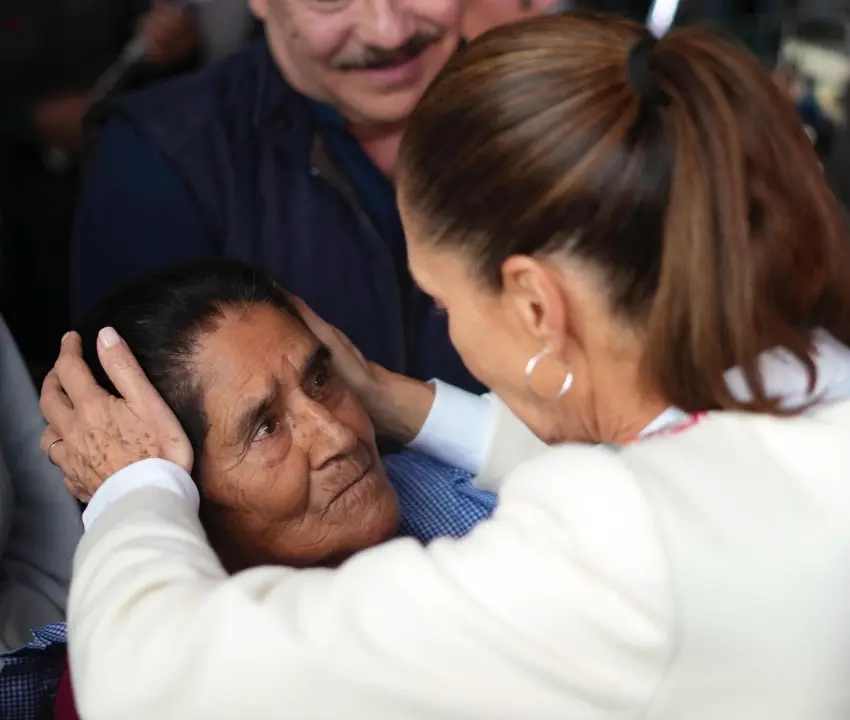 Sheinbaum encabeza entrega de tarjetas de Pensión Mujeres Bienestar en Puebla