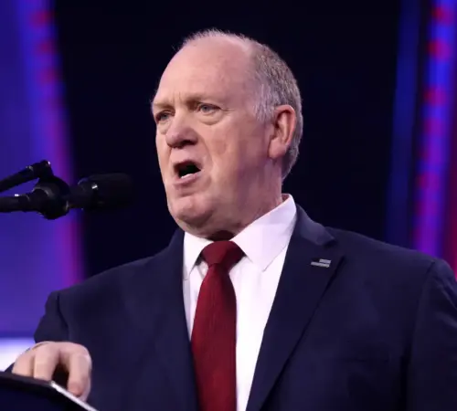 Thomas Homan promete restablecer el orden en Mineápolis
