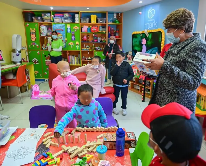 Acompañó Delfina Gómez a pacientes del Hospital para el Niño en Día de Reyes
