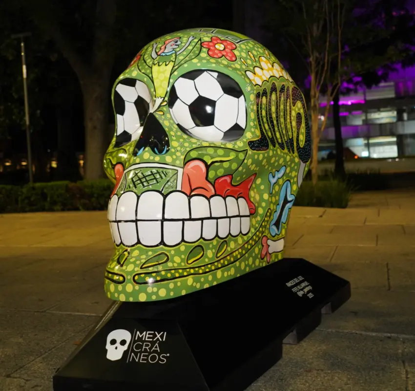 Mexicráneos convierte parques de CDMX en museo al aire libre
