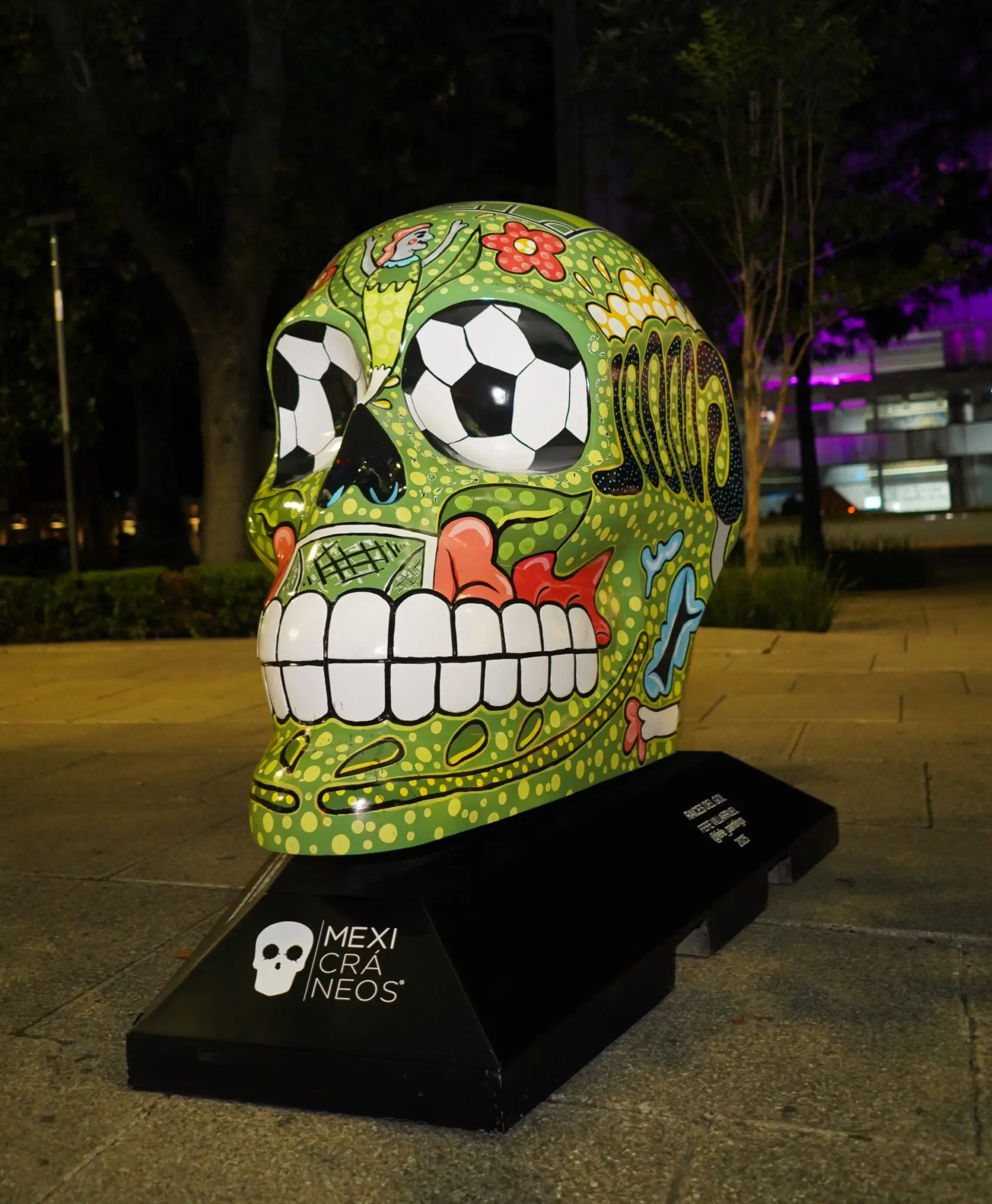 Mexicráneos convierte parques de CDMX en museo al aire libre