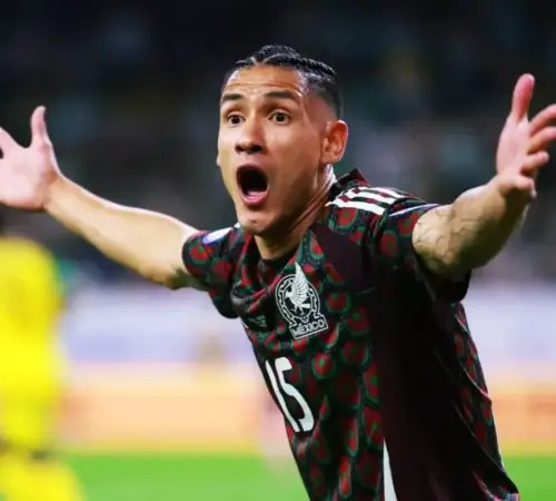 Uriel Antuna llega a la Ciudad de México y se acerca a Pumas
